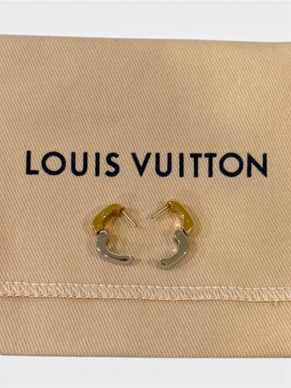 The Perfect Louis Vuitton Earrings - Picture 6 of 6